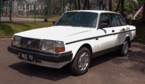 BMW E30 alternatives Volvo 240