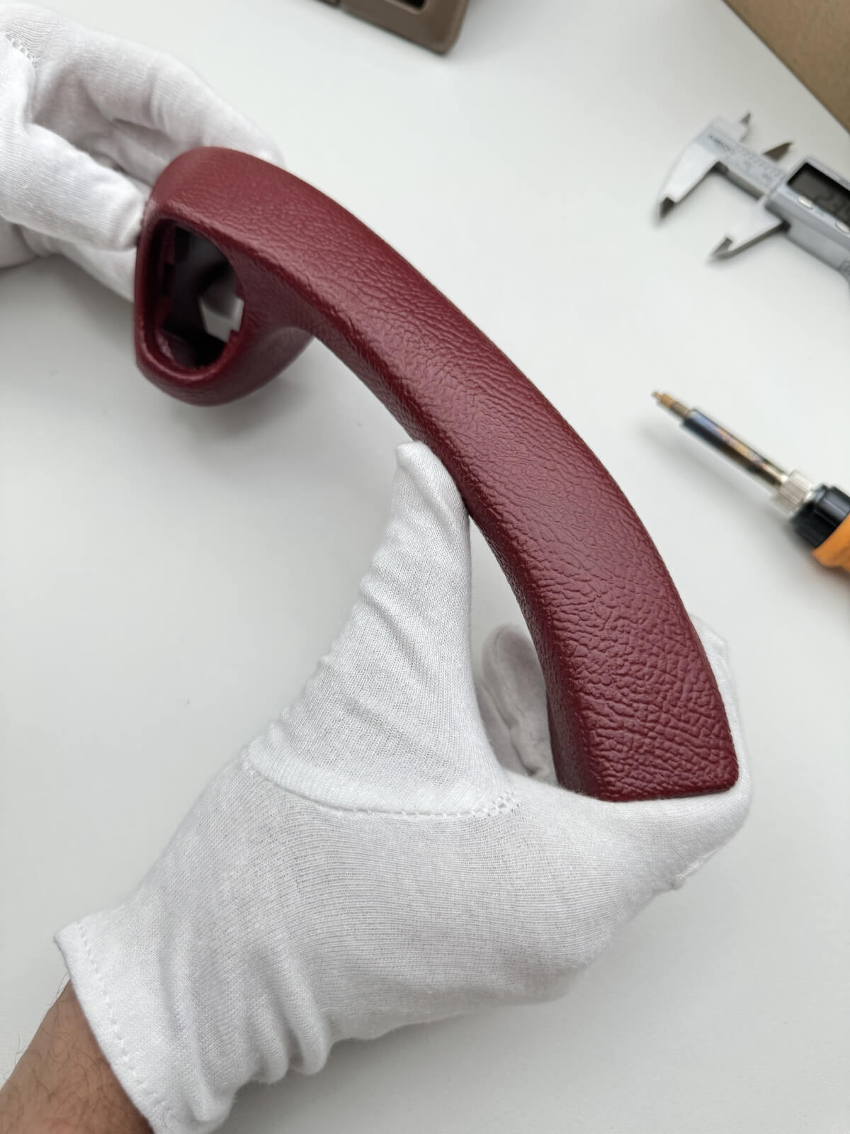 Leather? Grain? High-gloss?