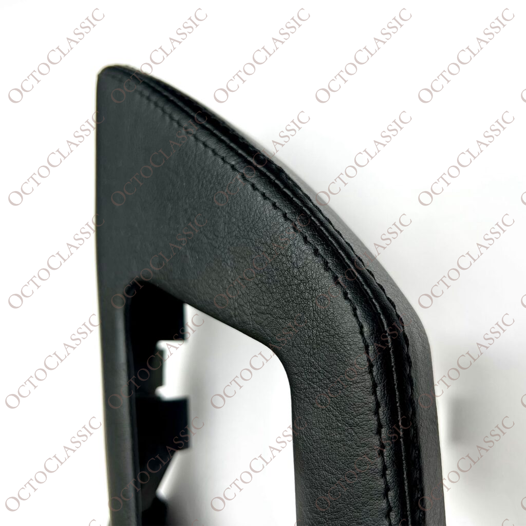 R129 SL Rivestimento staffa uscita cintura di sicurezza interna con finta pelle sinistra o destra A1299100739 / A1299100839 R129 SL Rivestimento staffa uscita cintura di sicurezza interna con finta pelle sinistra o destra A1299100739 / A1299100839