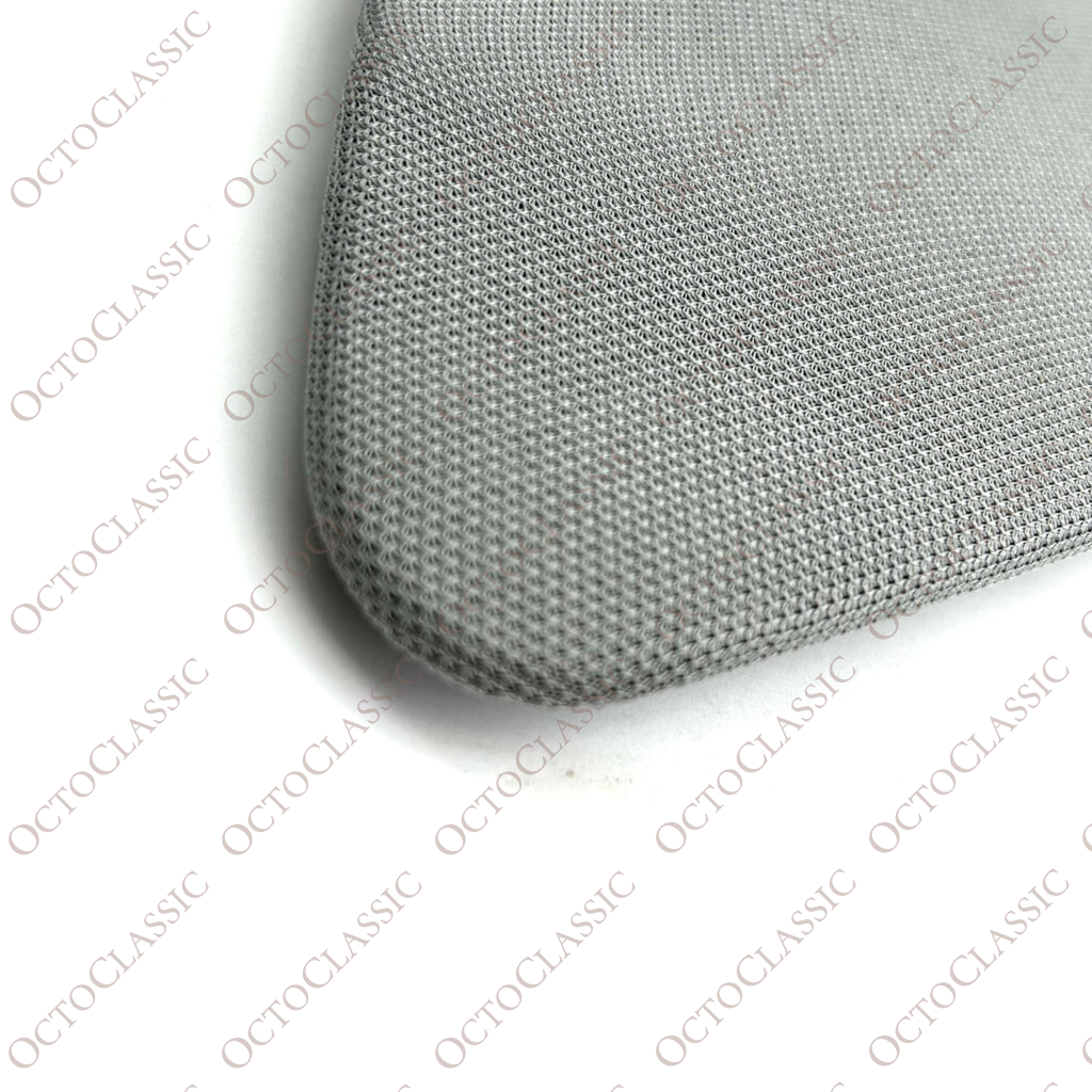 Mercedes R129 Górna osłona głośnika w drzwiach lewa lub prawa czarna z siatką A1297273588 / A1297273688 Mercedes R129 Górna osłona głośnika w drzwiach lewa lub prawa czarna z siatką A1297273588 / A1297273688