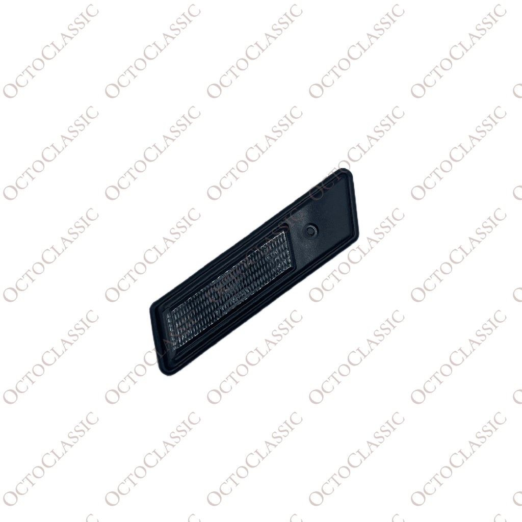BMW E30 / E34 / E36 Side Indicator Right in Smoke Gray 63131378009 / 63318357047 BMW E30 / E34 / E36 Side Indicator Right in Smoke Gray 63131378009 / 63318357047