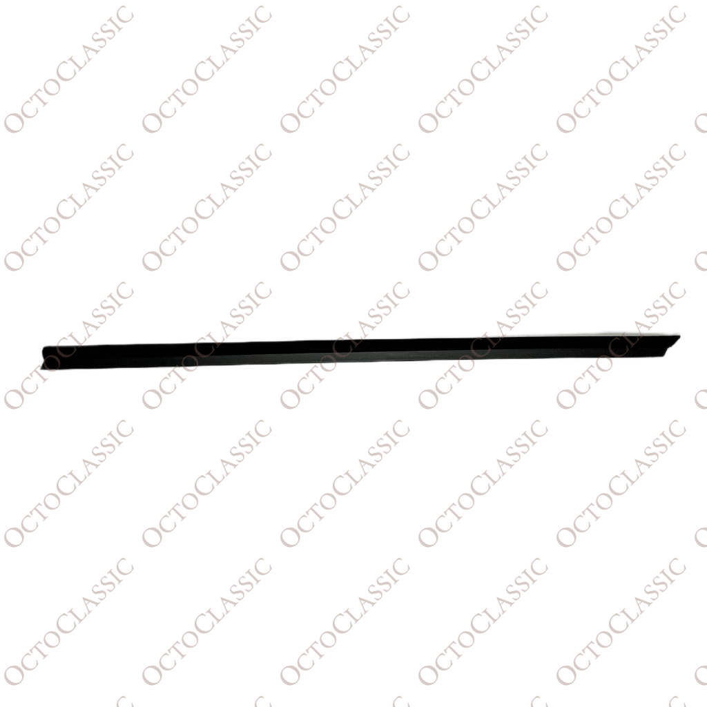 BMW E30 Sedan Door Weather Strip Outer Left Or Right 51211913057 / 51211913058 BMW E30 Sedan Door Weather Strip Outer Left Or Right 51211913057 / 51211913058