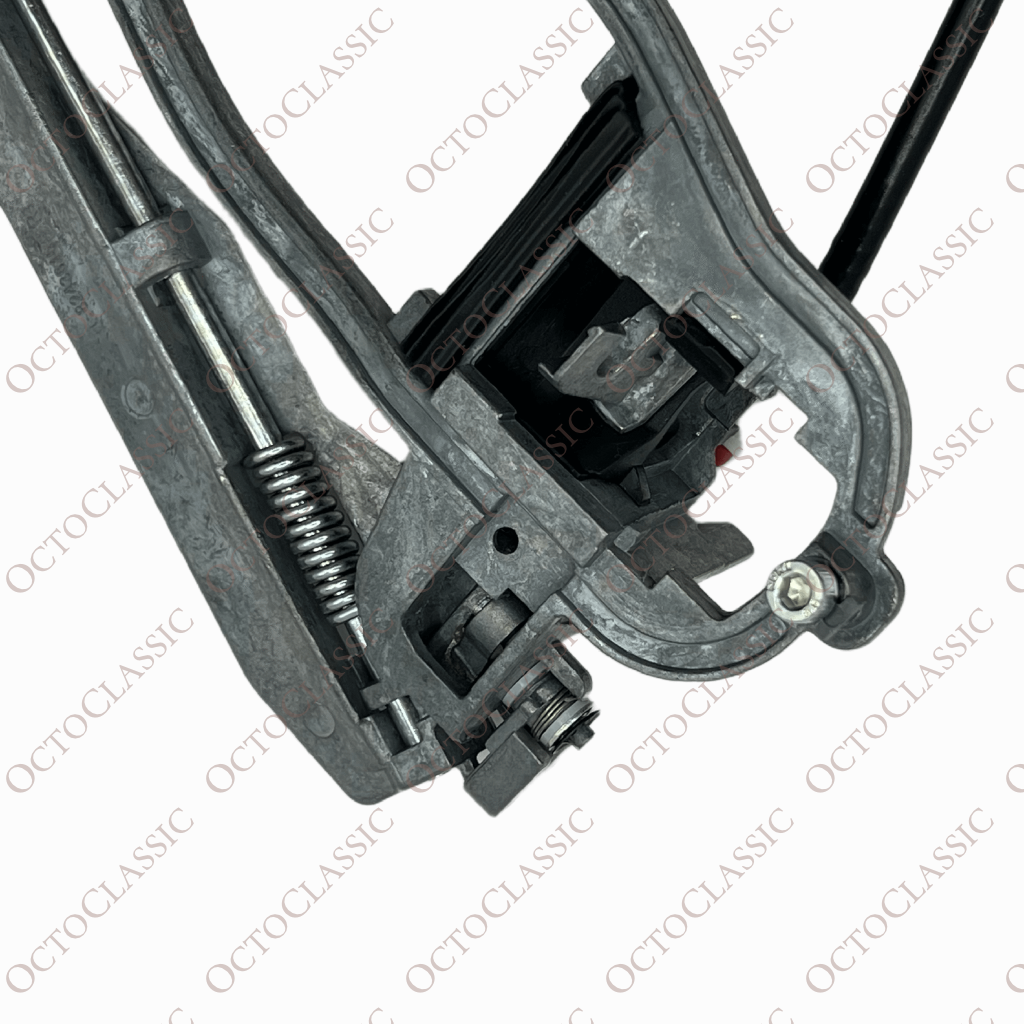 BMW X5 E53 Support de poignée de porte arrière gauche ou droite 51218243635 / 51218243636 BMW X5 E53 Support de poignée de porte arrière gauche ou droite 51218243635 / 51218243636