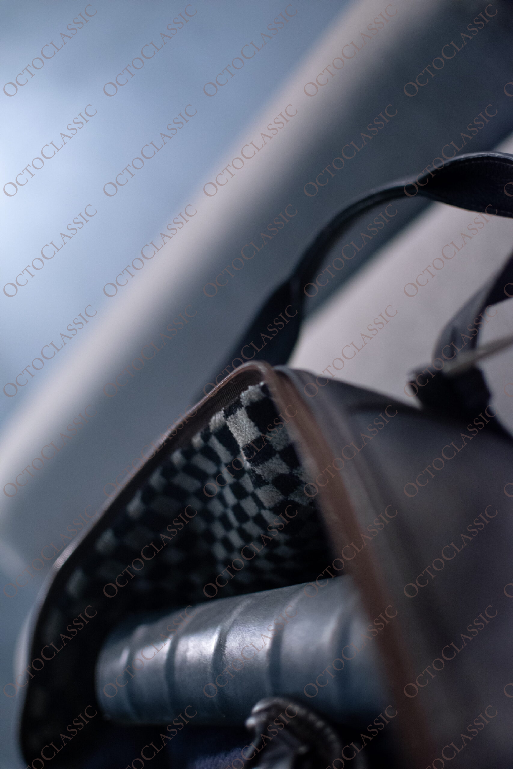 Octoclassic Brown Leather Bag – Porsche Classic Fabric Pattern Octoclassic Brown Leather Bag – Porsche Classic Fabric Pattern