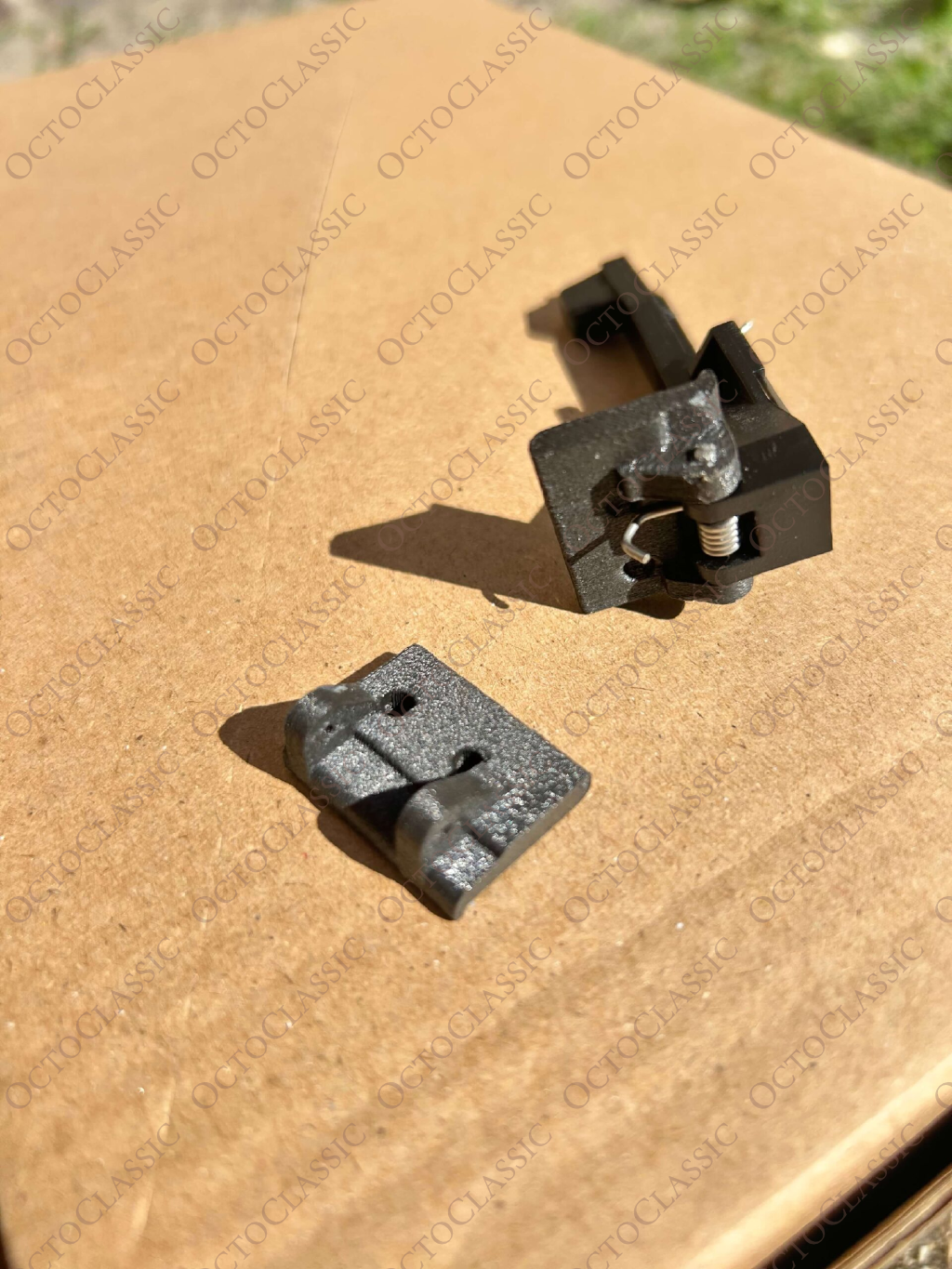Mercedes SL R129 Dashboard Spectacle Glovebox / Top Storage Box Side Spring Lock Bracket Repair Kit LHD Or RHD A1296800391 Mercedes SL R129 Dashboard Spectacle Glovebox / Top Storage Box Side Spring Lock Bracket Repair Kit LHD Or RHD A1296800391