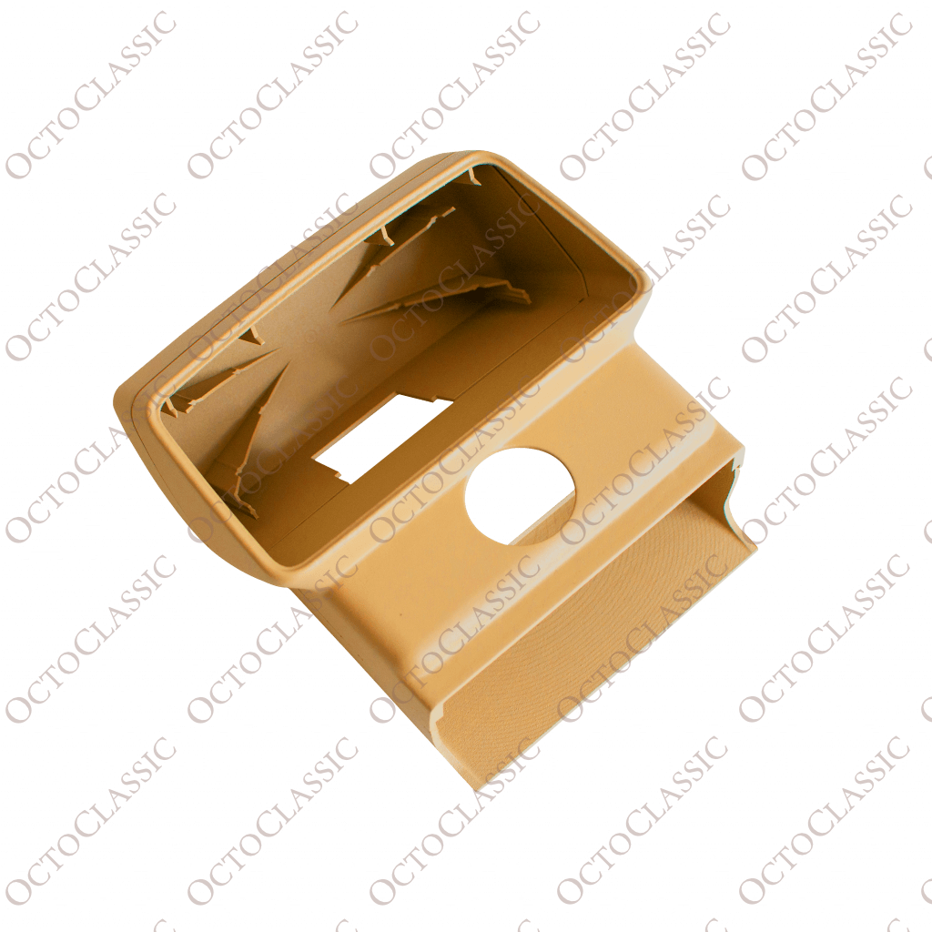 S124 Couvercle du troisième feu stop (Mercedes 1248200656) S124 Couvercle du troisième feu stop (Mercedes 1248200656)