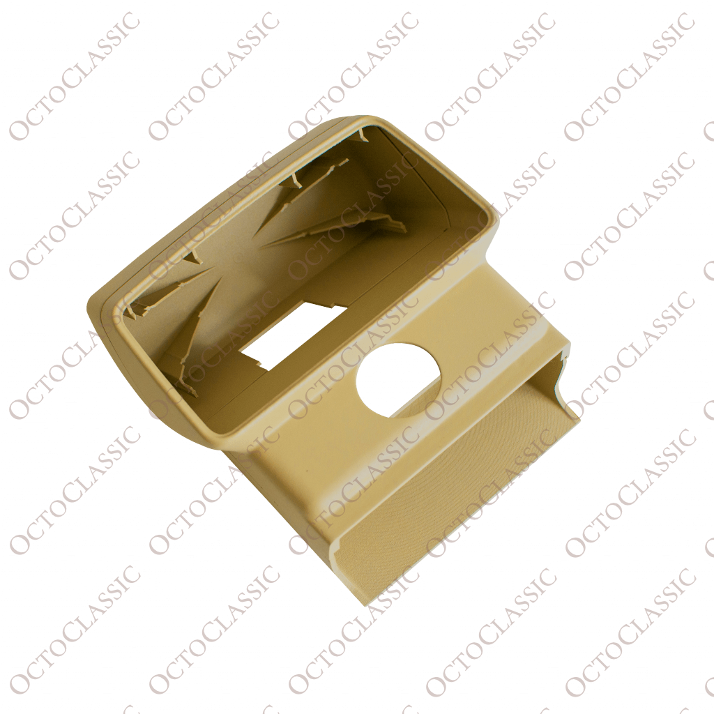 S124 Couvercle du troisième feu stop (Mercedes 1248200656) S124 Couvercle du troisième feu stop (Mercedes 1248200656)